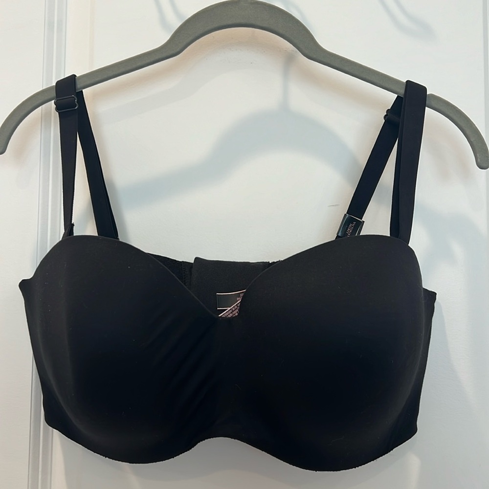 Black Body By Victoria Strapless Adjustable Bra. 38 DDD